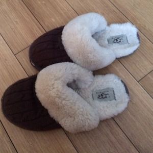Ugg indoor/outdoor sweater slippers