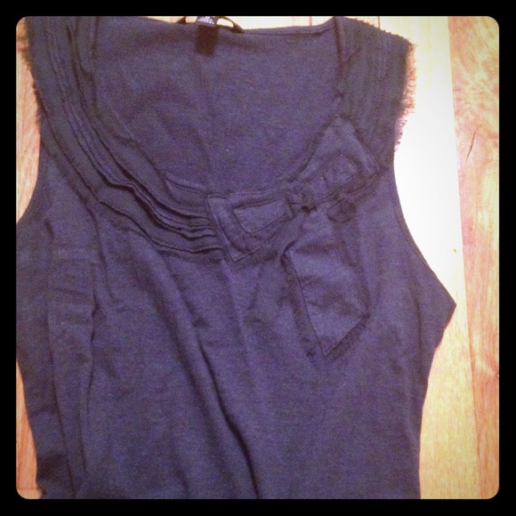 ⛔️sold⛔️Banana republic Navy blue bow top
