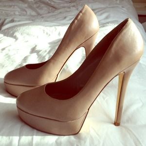 Nude Aldo pumps
