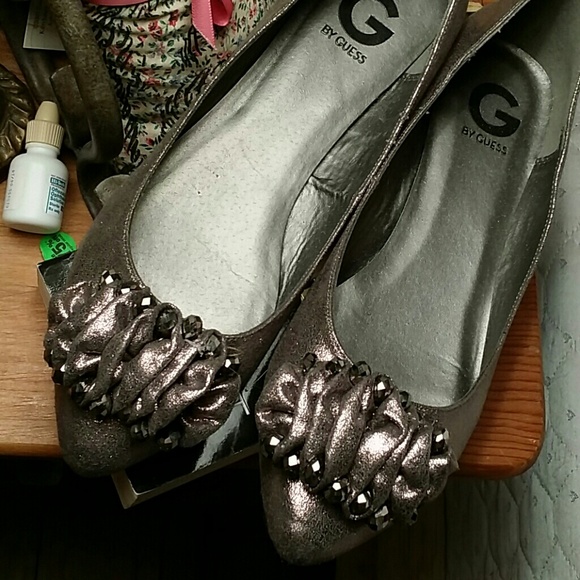 Guess Goldish brown dressy shoes