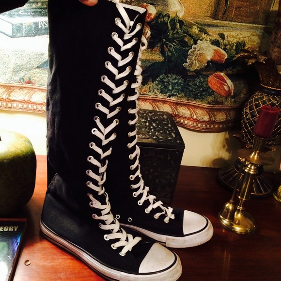 Airwalk AIR WALK TALL BLACK LACE CANVAS BOOTS 11