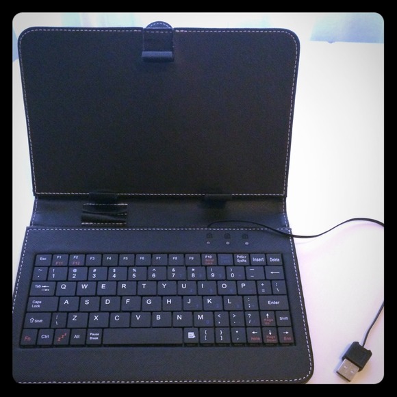 I PAD MINI COVER AND KEYBOARD. NEW.More avail!💗