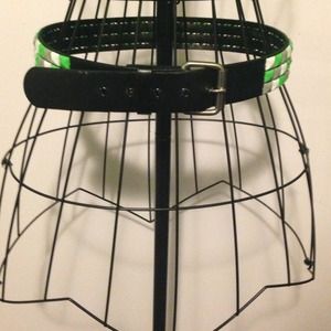 Hot topic green, grey and white studded belt💚💚💚