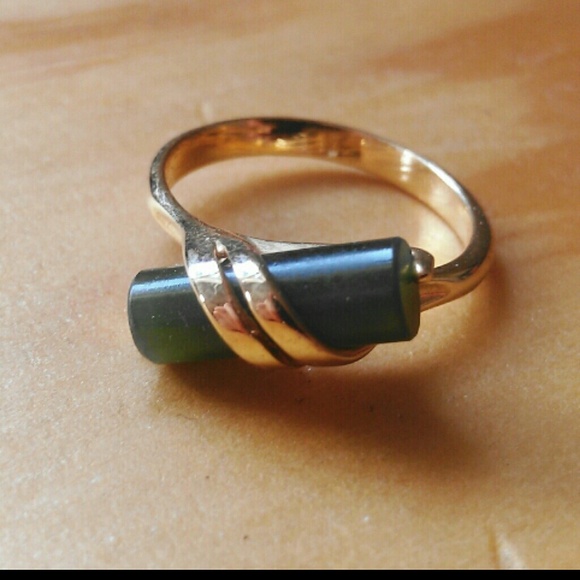 *sold in bundle* Jade & gold ring