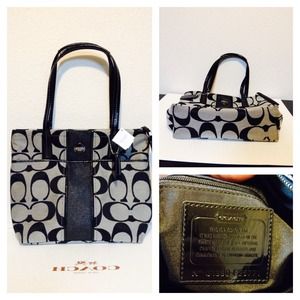 Signature Coach shoulder bag black and gray. NWT!!