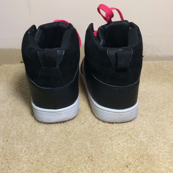 🚫SOLD🚫Size 7 High Tops Sneakers 😍 - Picture 4 of 4