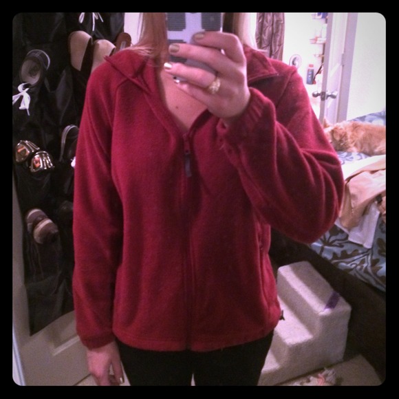 ❌SOLD❌SALE! Deep red columbia fleece