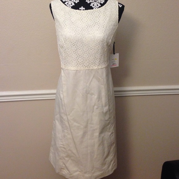 BEAUTIFUL DRESS FOR A WEDDING SHOWER