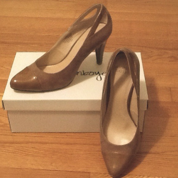 REDUCED Carmel Color Suede & Patent Leather Heels