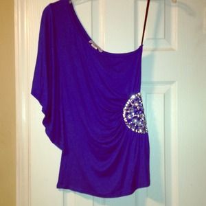 Body Central One-Shoulder Top!