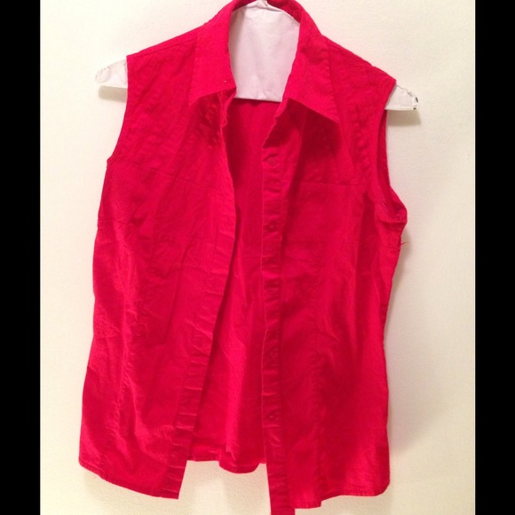 Red vest - Picture 1 of 1