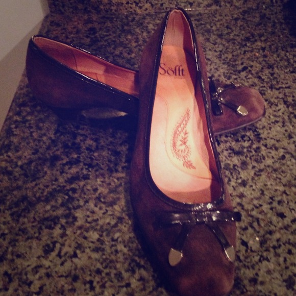 Price drop!!! Sofft brown suede dress shoes⭐⭐⭐ - Picture 1 of 4