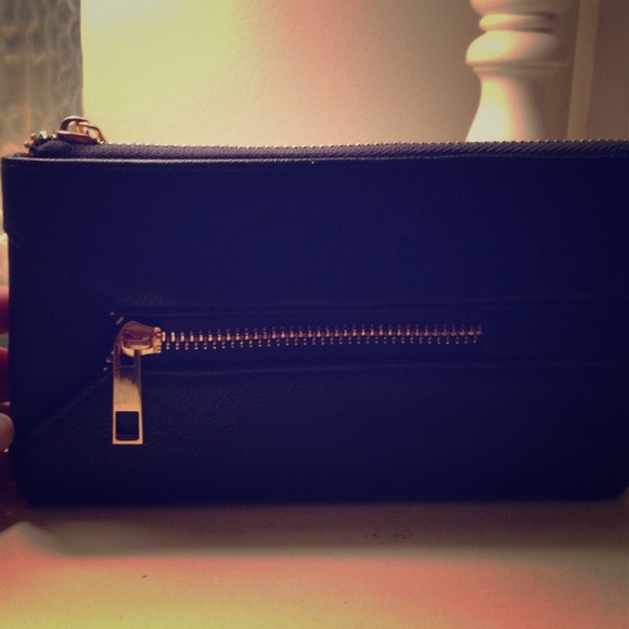 Super cute clutch/ wallet!!