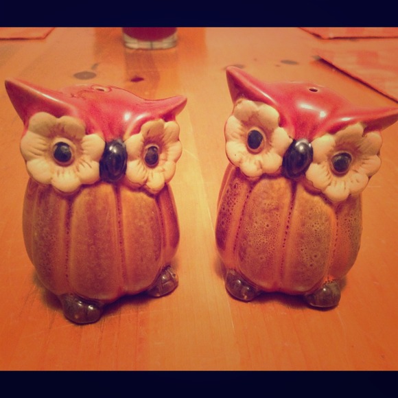 SOLD Owl salt & pepper set