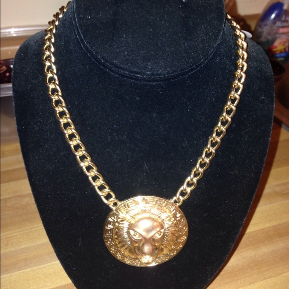 Gold Plated Lion Chain Necklace.