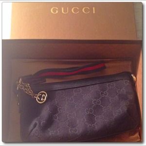 ❗️REDUCED Black GUCCI wristlet
