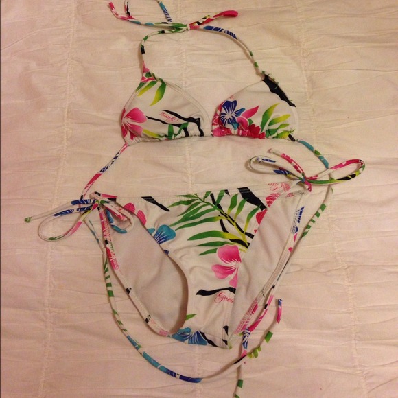 Guess Bikini!