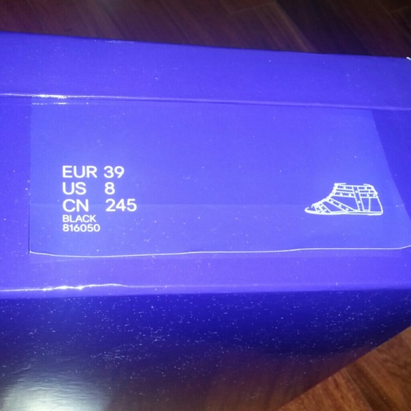 Limited Edition Jimmy Choo x H&M sandals NIB SOLD - Picture 4 of 4