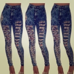 Dark rinse high waist destroyed skinnies