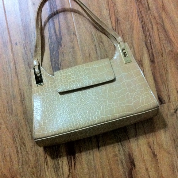 Guess Handbags - Guess purse great condition