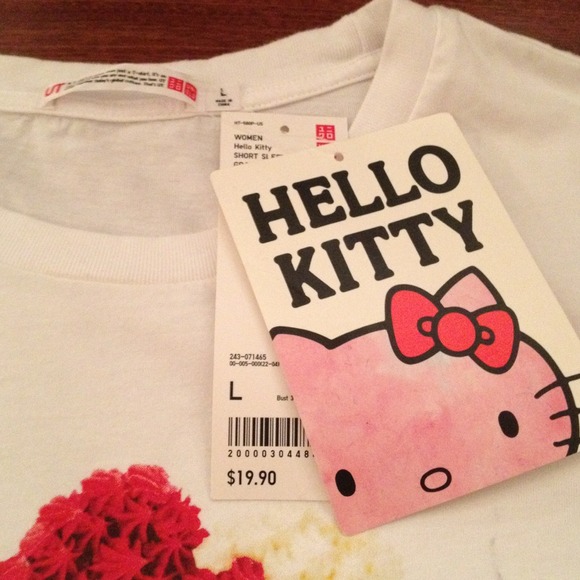 SOLD NWT Uniqlo Hello Kitty Tee - Picture 3 of 3