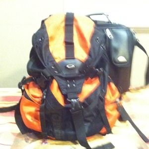 Oakley authentic backpack