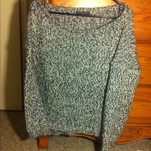 💥traded 🌻Brandy sweater