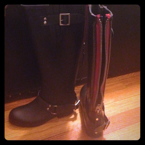 Steve Madden Rainboots