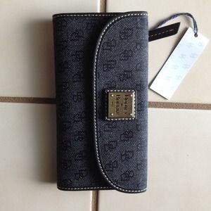 💥24 hour sale (20)💥Dooney & Bourke wallet