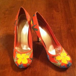 jlo orange sequin floral pumps. size 8