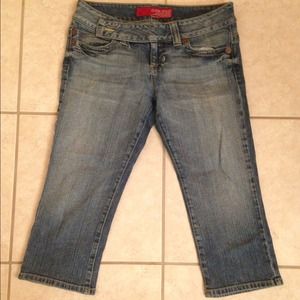 Guess Capri's size 28 like new
