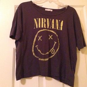 💢SOLD IN BUNDLE💢Nirvana cropped band tee