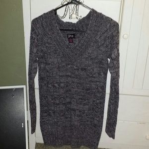 V-neck long comfy sweater