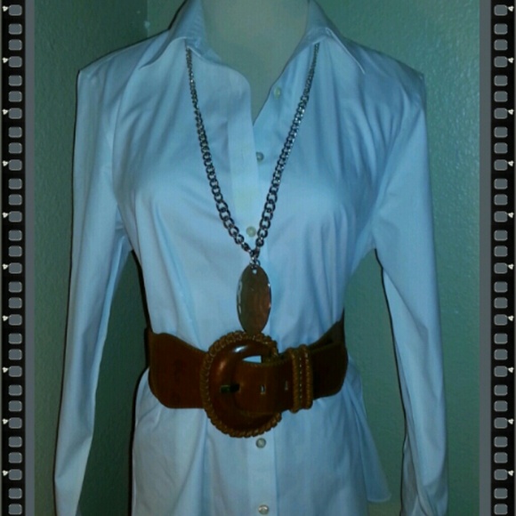 *SOLD*      White button up top - Picture 2 of 3