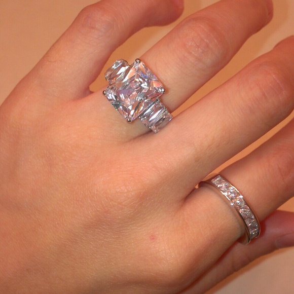 Gorgeous CZ Ring!!!!