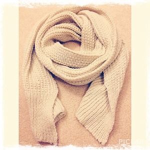 Knitted Scarf (7 feet) Like New!
