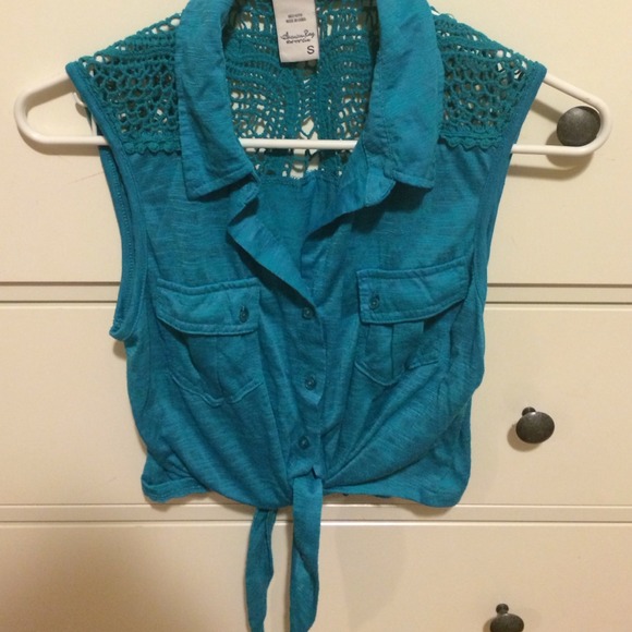 Blue cute button up crop top :)