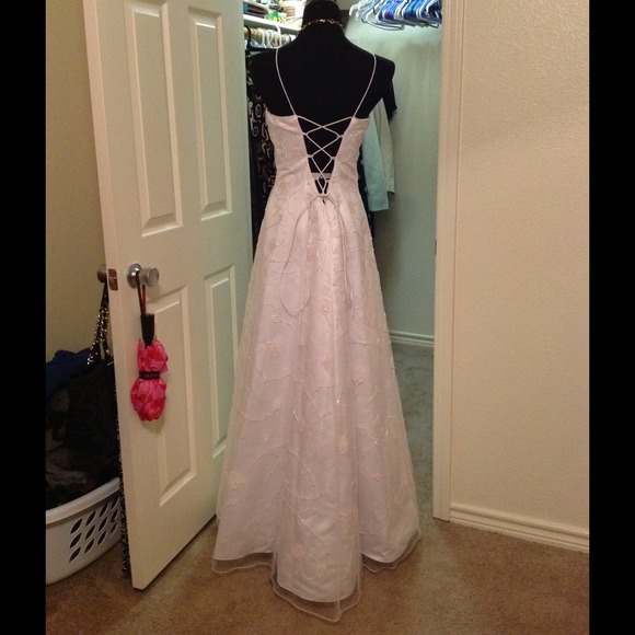 👗David's Bridal Wedding Dress👗 - Picture 3 of 4
