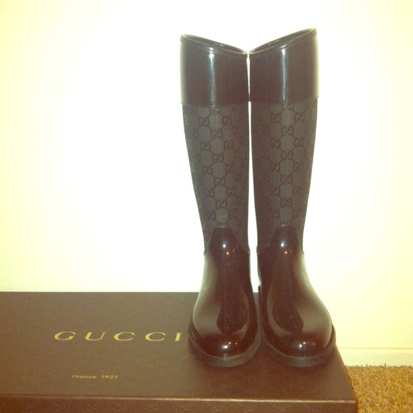 Not for sale just sharing my new Gucci boots