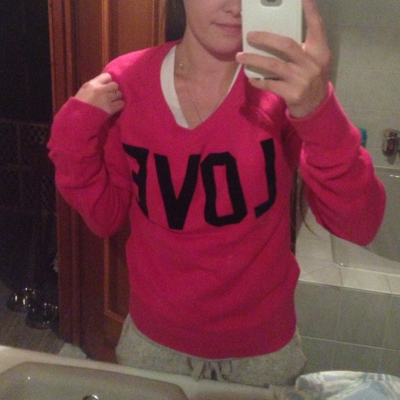 🌺SOLD🌺 Victoria's Secret crew - Picture 3 of 4