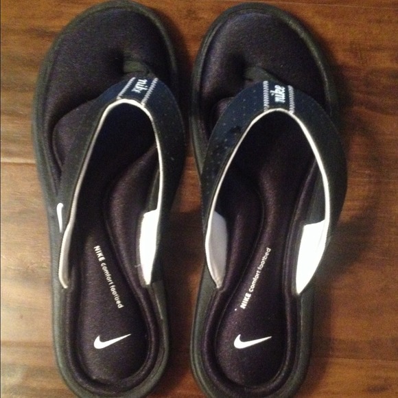 Nike Shoes - Nike sandals