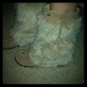 Furry indian style boots