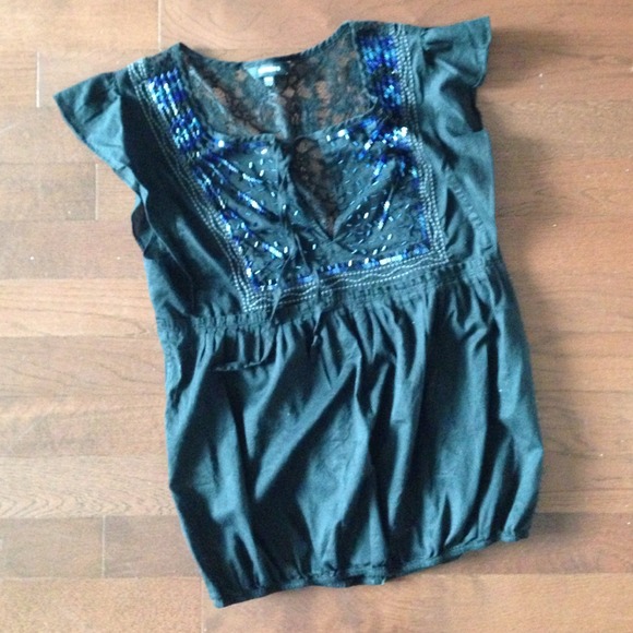 Express Lace-Back Top - Picture 2 of 4