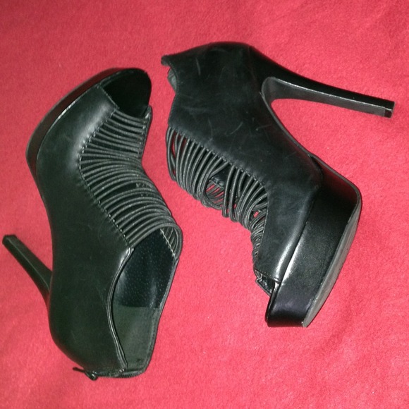 Jessica Simpson Shoes - Black Jessica Simpson Heels