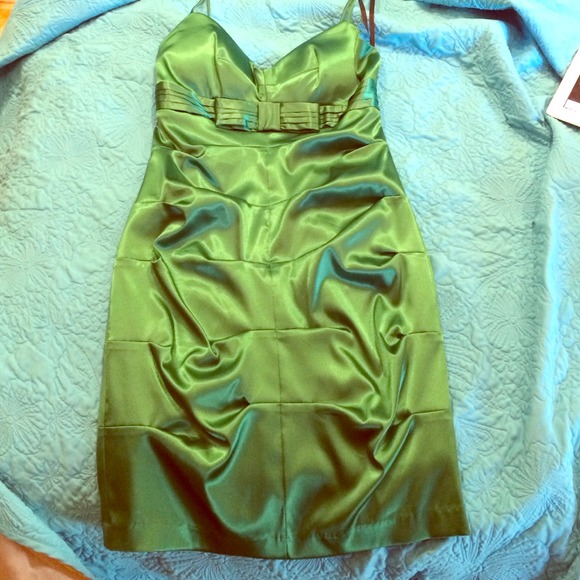 ✨PERFECT DRESS FOR THE HOLIDAYS!! ✨✨✨✨