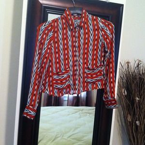 ⬇⬇REDUCED⬇⬇Pretty Good tribal look top