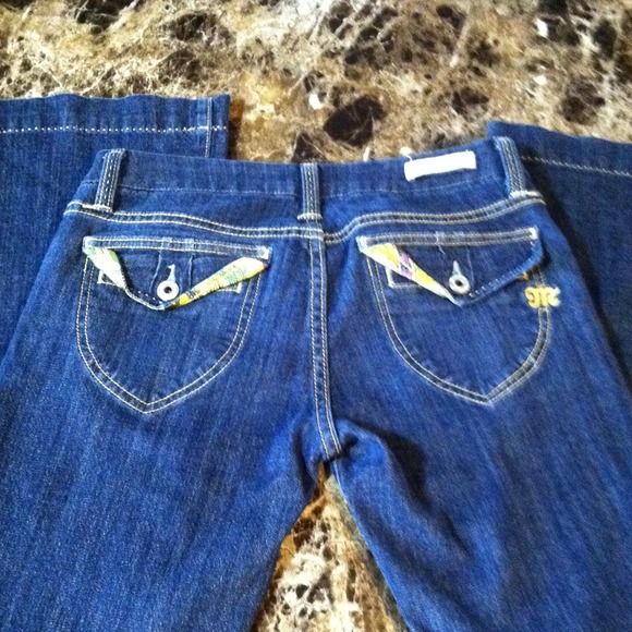 Sold!!! Miss Me Jeans size 27 (3/4).