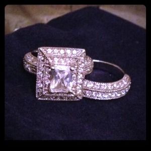 ✴️ON HOLD✴️Palm beach 3 ct. Wedding set