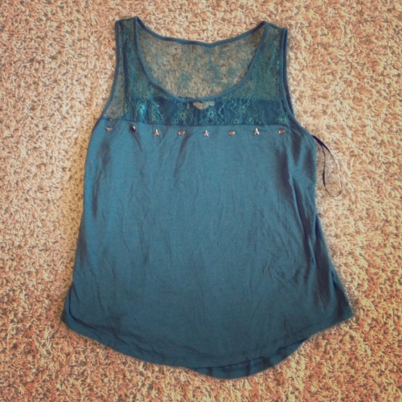 ❌SOLD❌Stars and studs tank