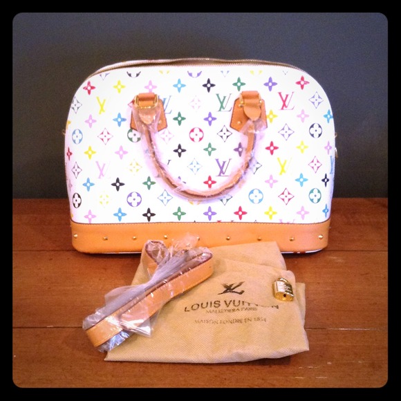 Knockoff Louis Vuitton alma handbag purse